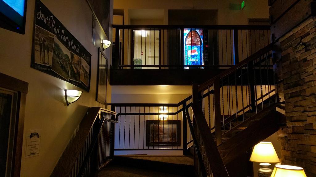 A Riverside Inn Travelodge By Wyndham Фэрплей Экстерьер фото